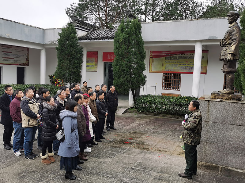 屯溪區(qū)委辦黨支部、屯溪城建投公司黨支部聯(lián)合開展主題黨日共建活動(dòng)